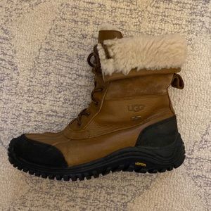 UGG Adirondack size 9
